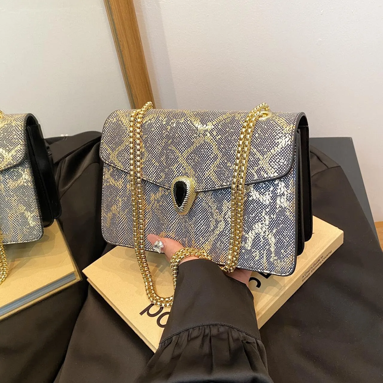 Crossbody Bags for Women Snake Printed Chain Shoulder Bags Trendy Handbags Clutch Purses