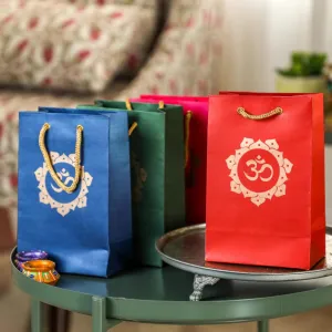 Desi Favors Om Paper Bags - Indian Gifts, Party Favor, Goodie Bags, Small Paper for Diwali Gifts, Pooja Favors, Housewarming Gifts, Wedding Return Gifts - 5.3x8 Inch (Pack of 8)