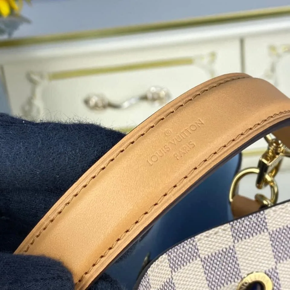 Louis Vuitton NeoNoe MM Bag