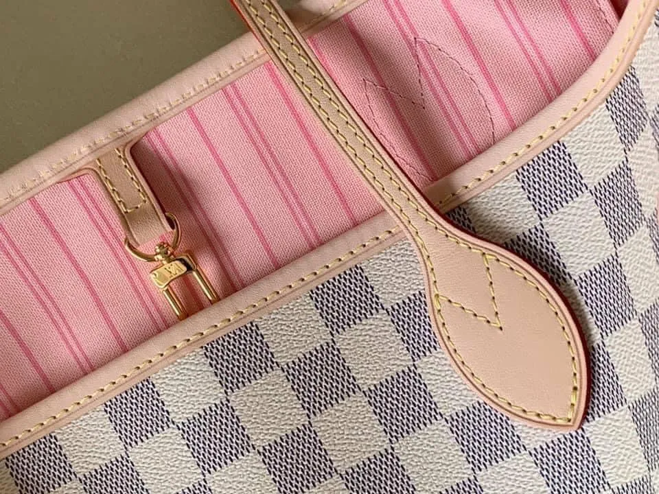 Louis Vuitton Neverfull MM Bag