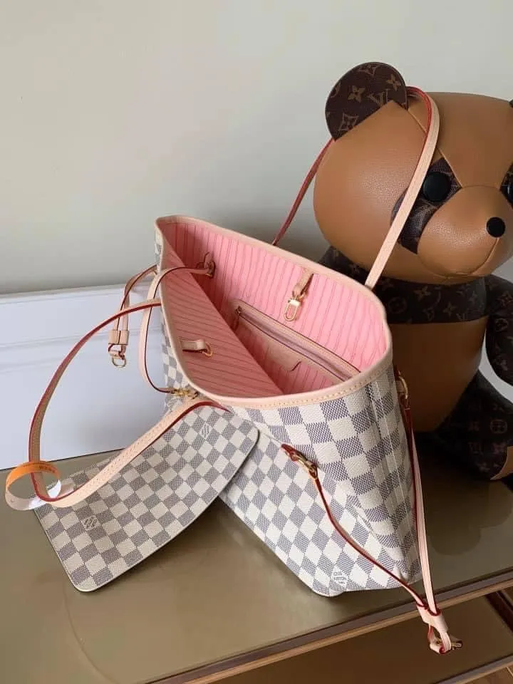 Louis Vuitton Neverfull MM Bag