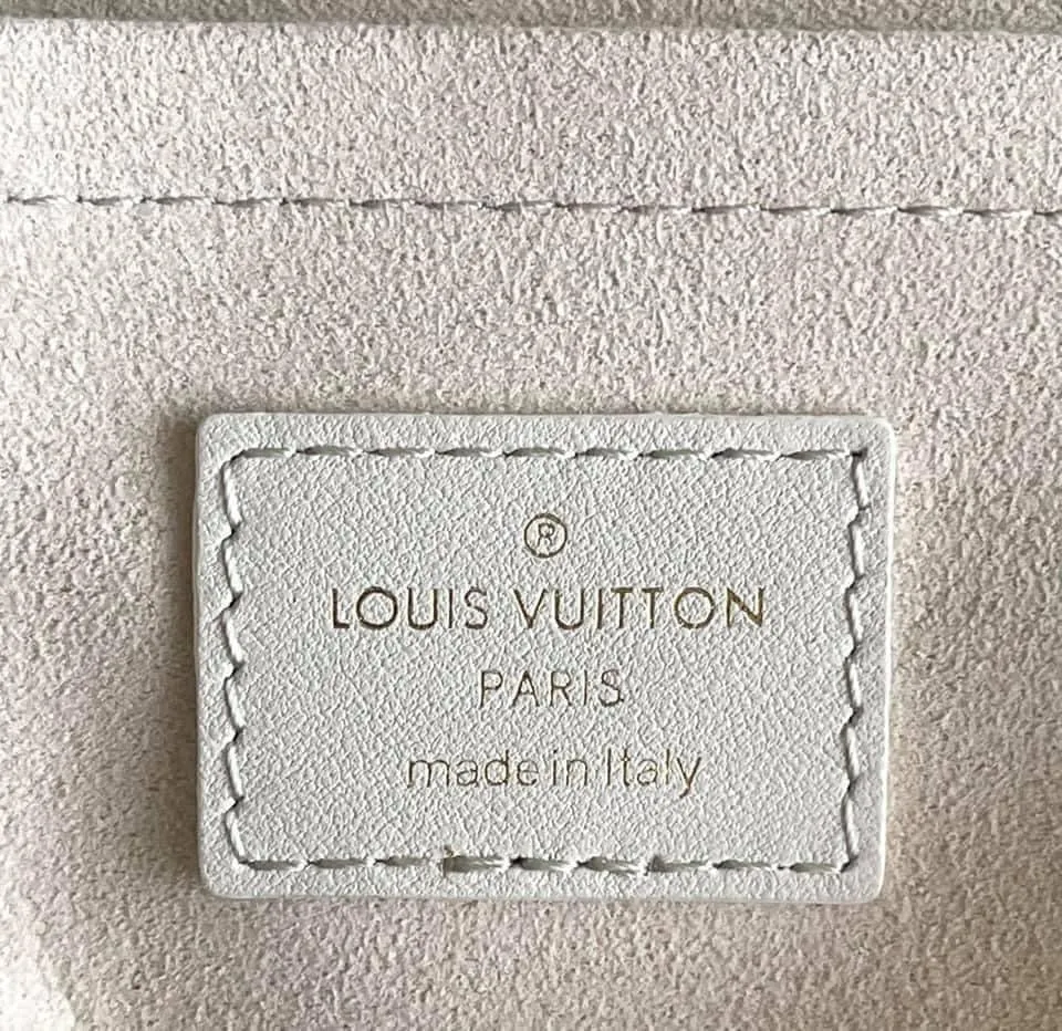 Louis Vuitton New Wave Chain Bag