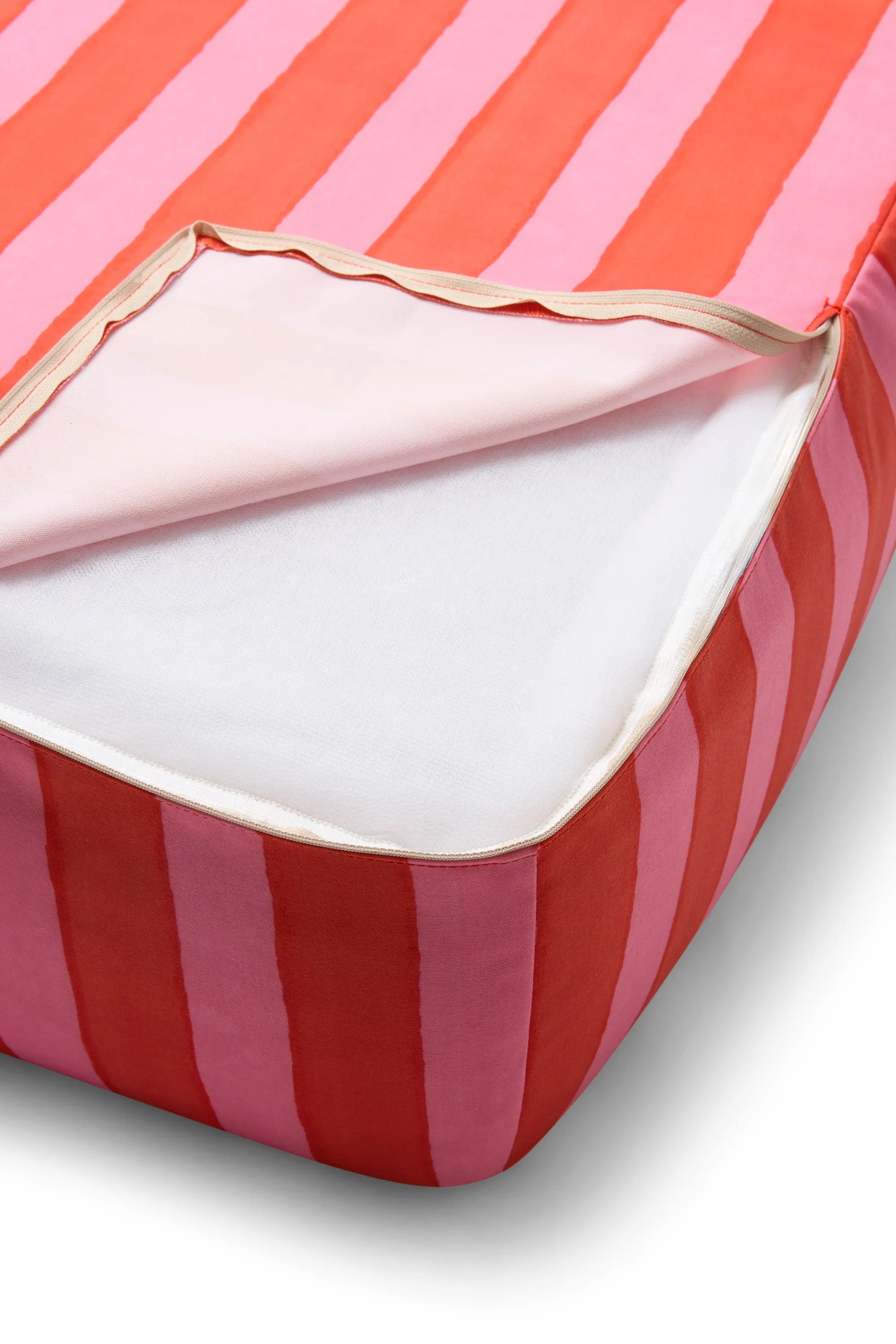 Pet Bed Medium Red X Lisa Corti
