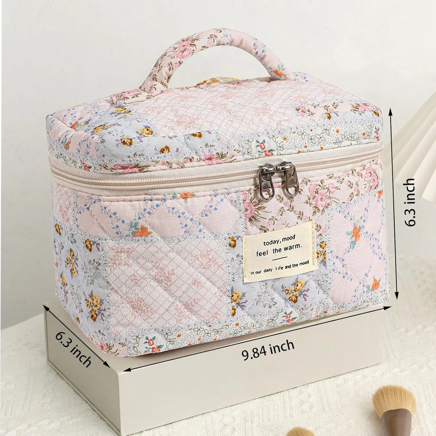 Quilted Makeup Bag, Cute Cosmetic Bags for Women,Large Floral Make Up Bag, Coquette Aesthetic Flower Travel Toiletry Bag,Irregular Patchwork Makeup Bag