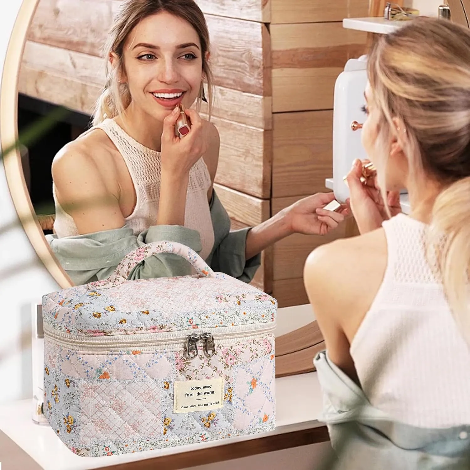 Quilted Makeup Bag, Cute Cosmetic Bags for Women,Large Floral Make Up Bag, Coquette Aesthetic Flower Travel Toiletry Bag,Irregular Patchwork Makeup Bag