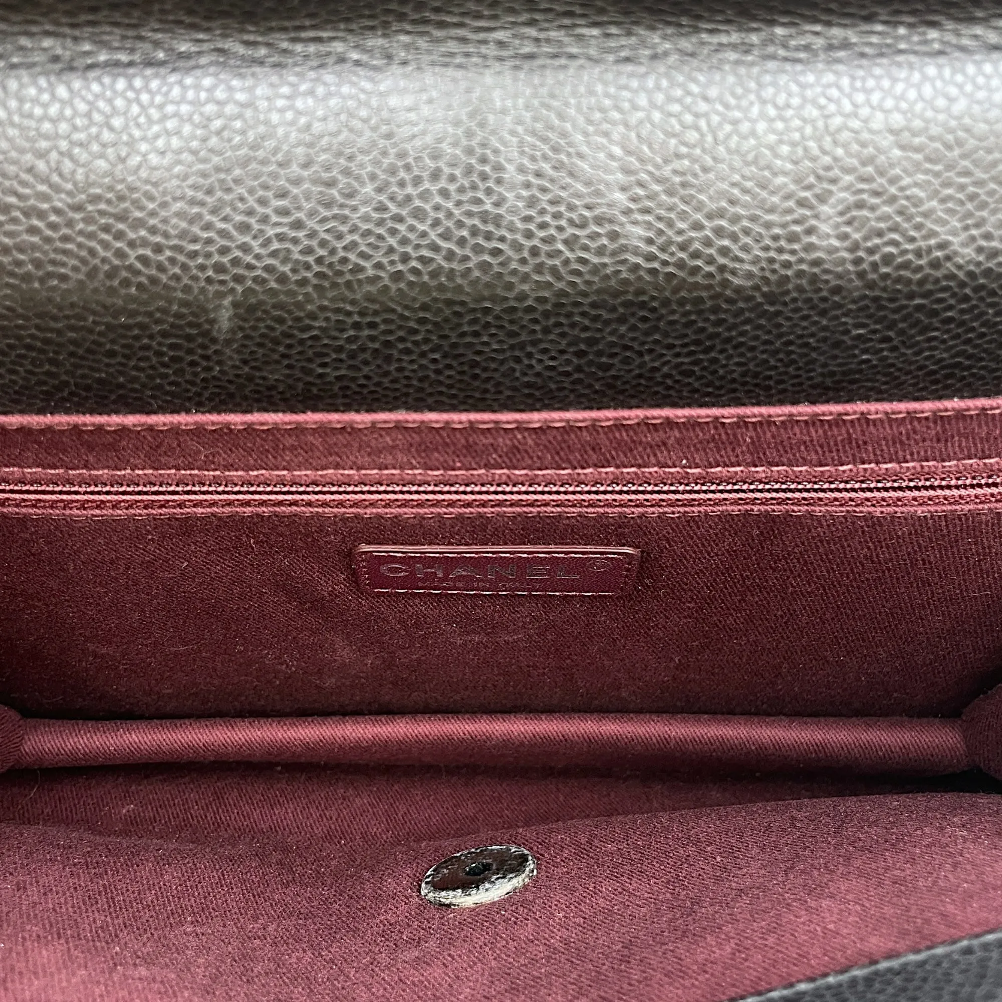 Retro Classic Flap Black Shoulder Bag in Caviar Leather, Ruthenium hardware