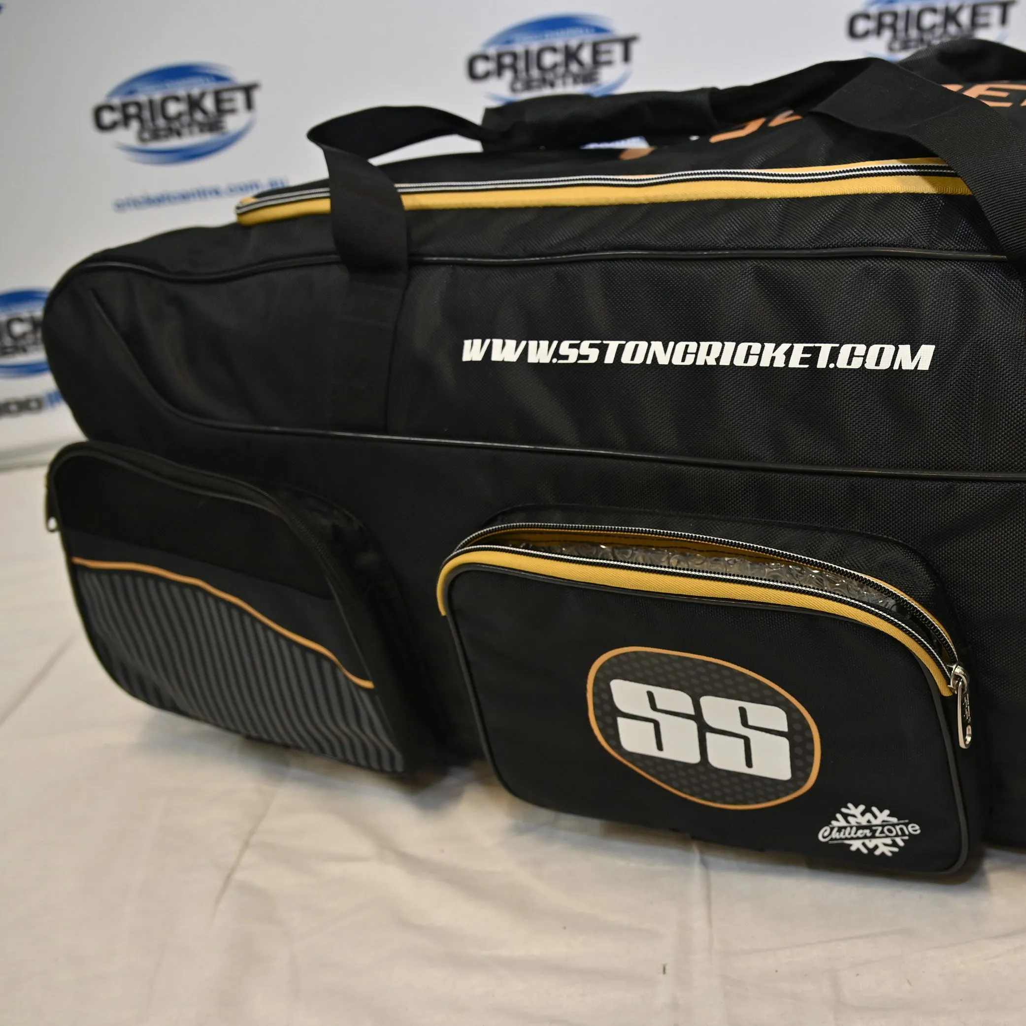SS TON MAKERS SUPREME WHEELIE BAG BLACK/GOLD