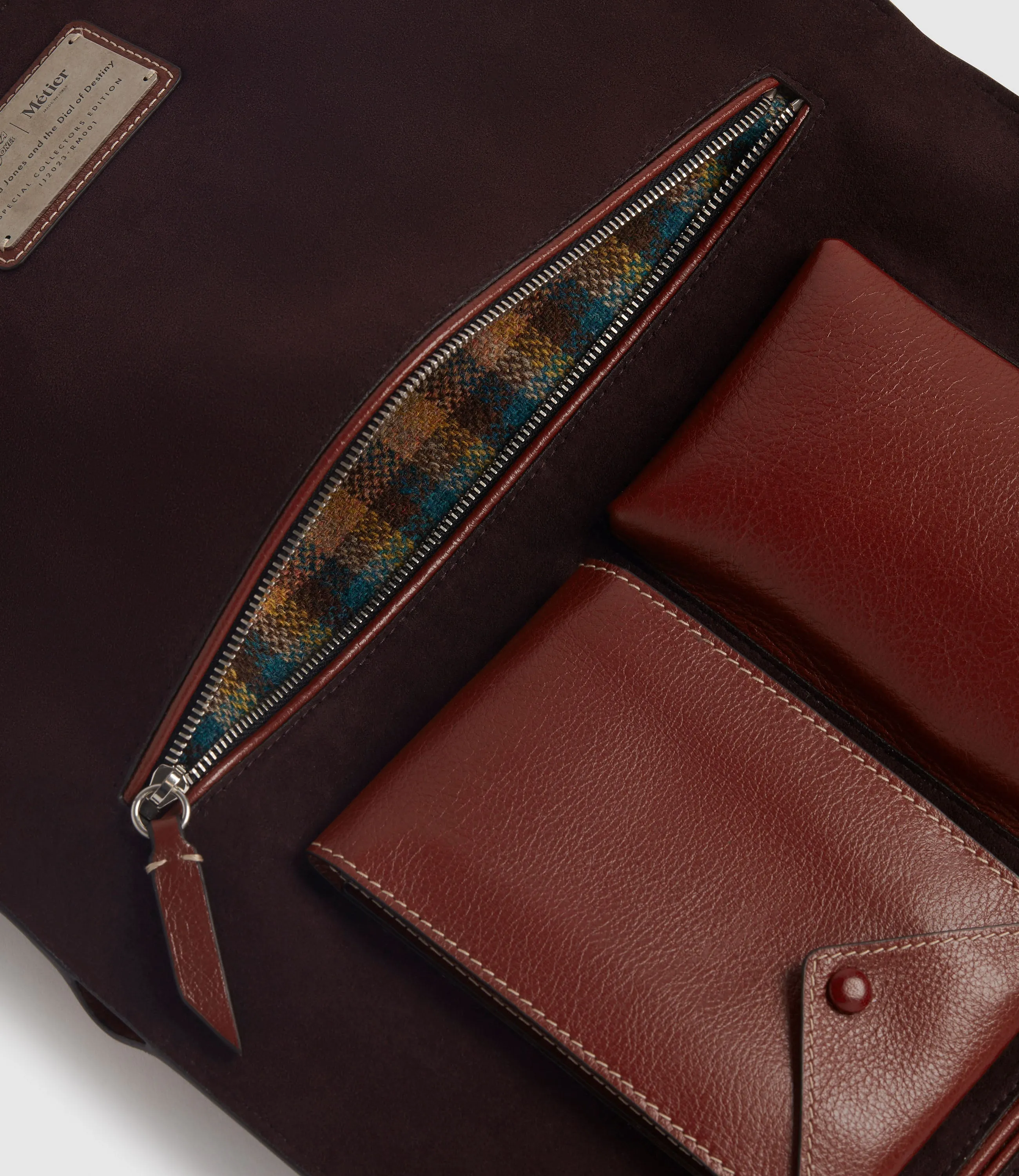W INDIANA JONES™ Runaway Marrakech Suede – Collector’s Edition 7/10