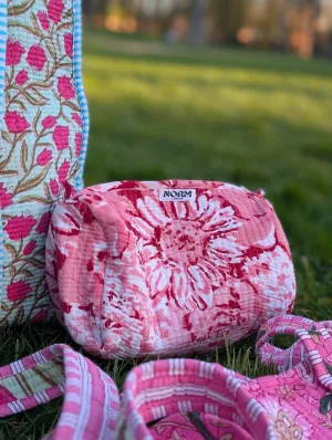 WATERPROOF MAKEUP BAG